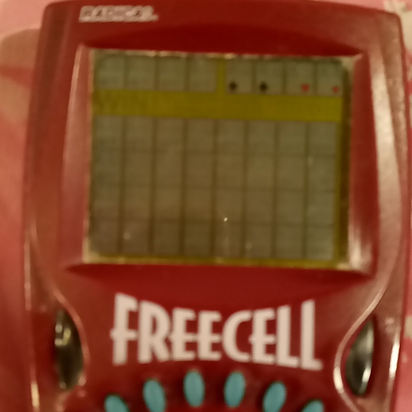 Hand held game - Picture 2 of 4